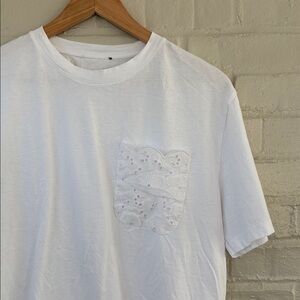 Zara Oversized 100% Cotton Women’s White Tee w/Embroidery Floral Pocket - Size S